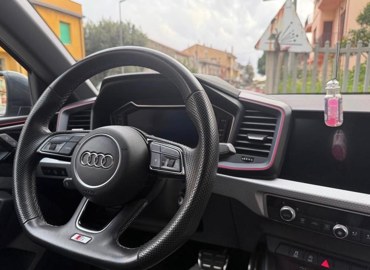 Audi A1 allstreet 30 TFSI S tronic Identity Contrast