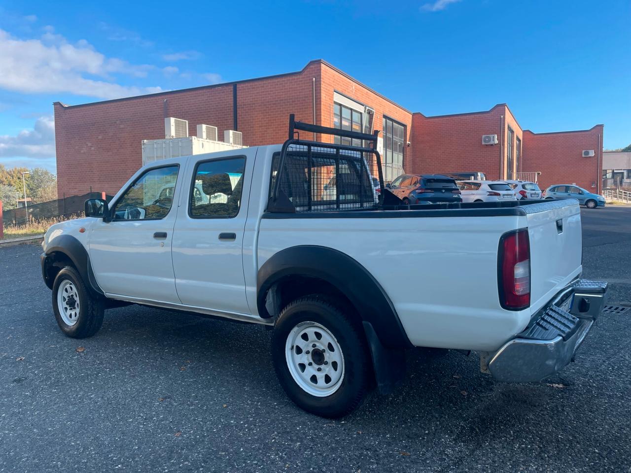 Nissan Navara NP300 2.5 Dci Double Cab 133cv Autocarro+Gancio