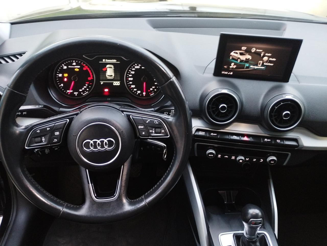 Audi Q2 30 TDI S tronic Identity Black