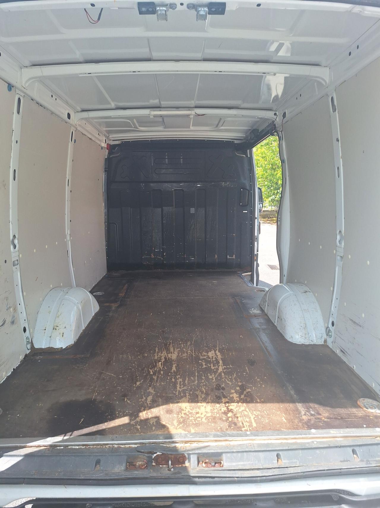 Iveco Daily 35S17LV 3.0 HPT PC-SL-TN Furgone