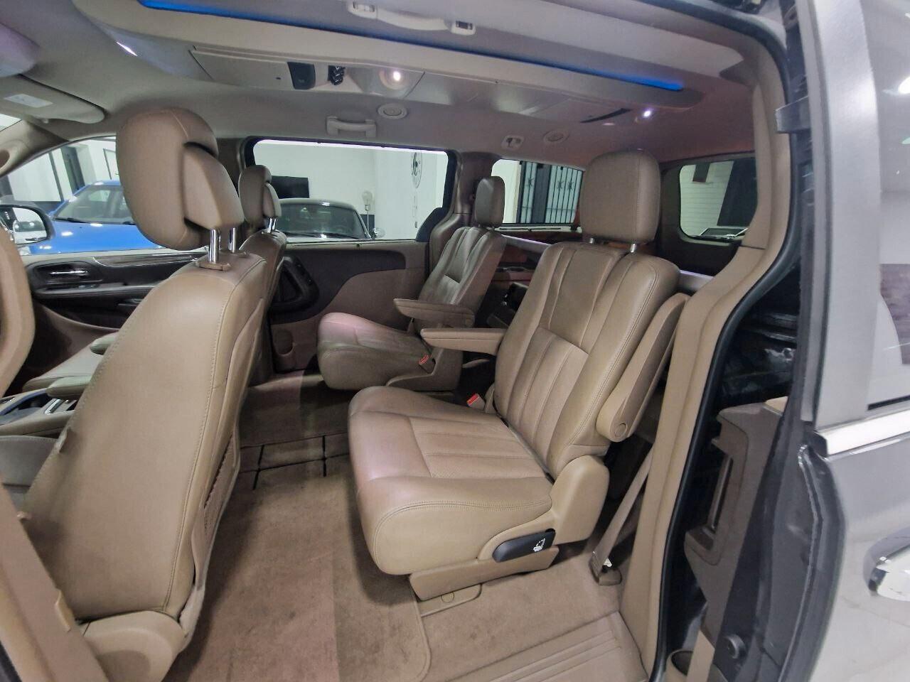 Lancia Voyager 2.8 Turbo diesel 163 CV. 7 Posti