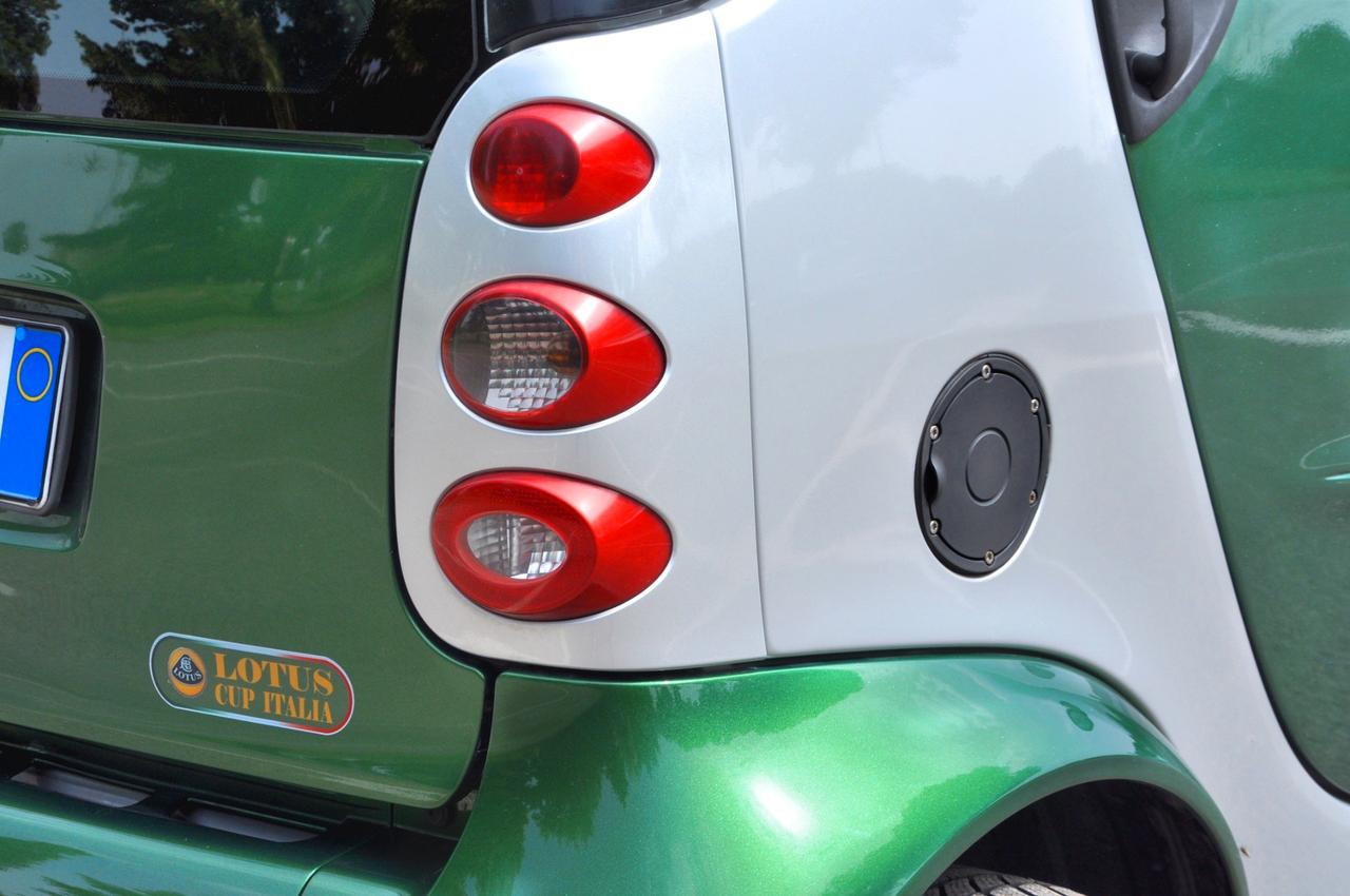 Smart Smart 700 city-coupé con Finiture Lotus Cup