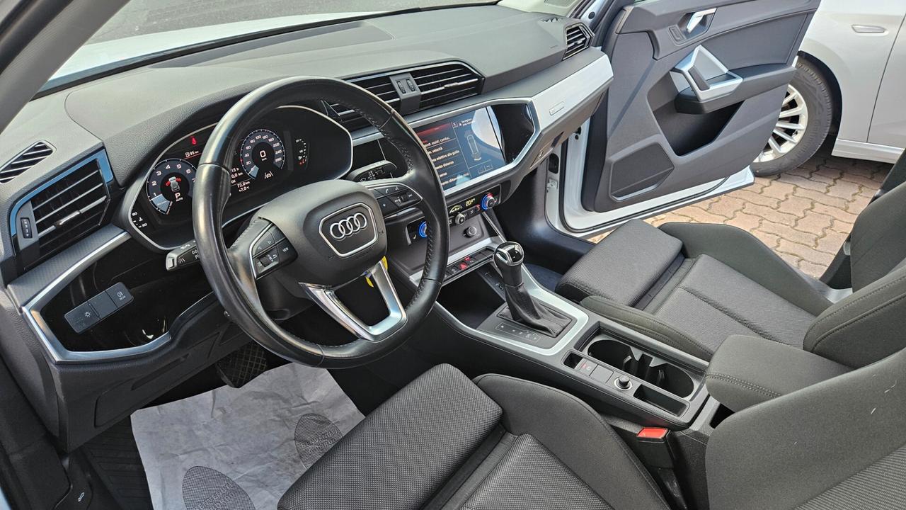 Audi Q3 35 1.5 tfsi mhev ADVANCED s-tronic SED-RISC-COCKPI