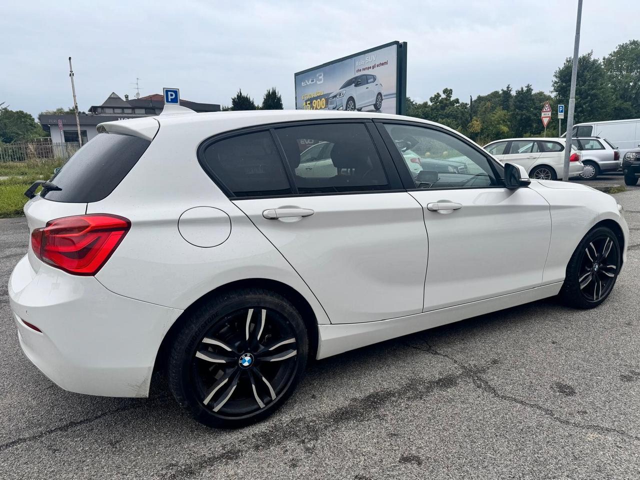 Bmw 116 116d 5p. Urban