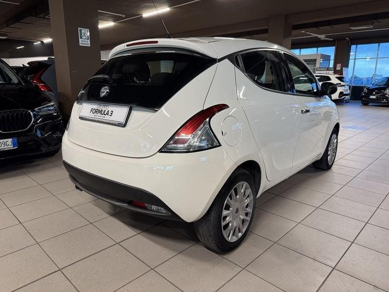 Lancia Ypsilon 1.2 69cv S Momodesign