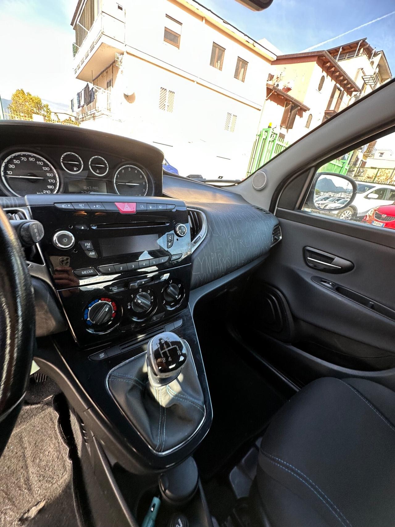 Lancia Ypsilon 0.9 TwinAir 85 CV 5 porte Metano Ecochic Gold