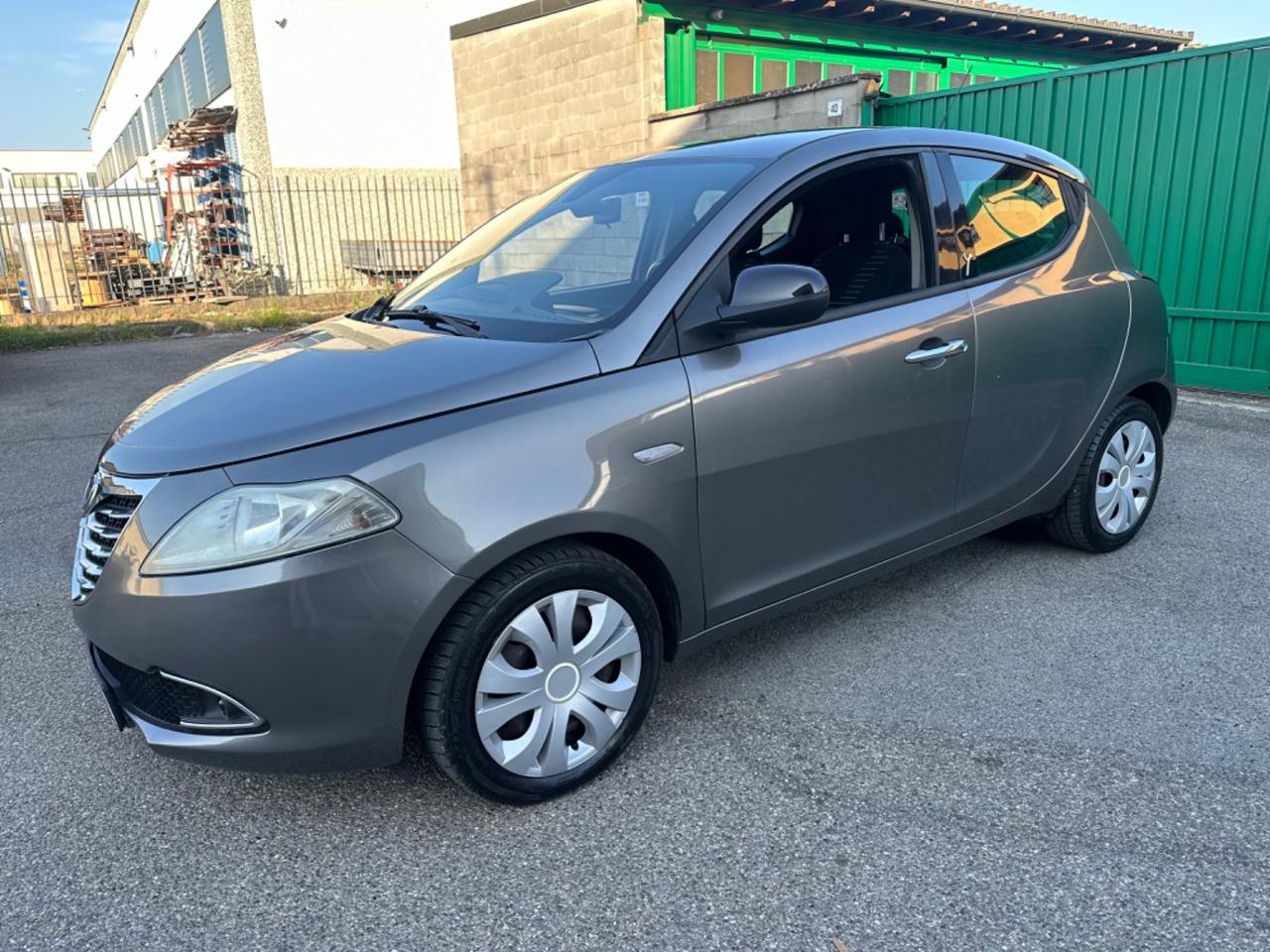 LANCIA YPSILUM BENZINA NEOPATENTATI