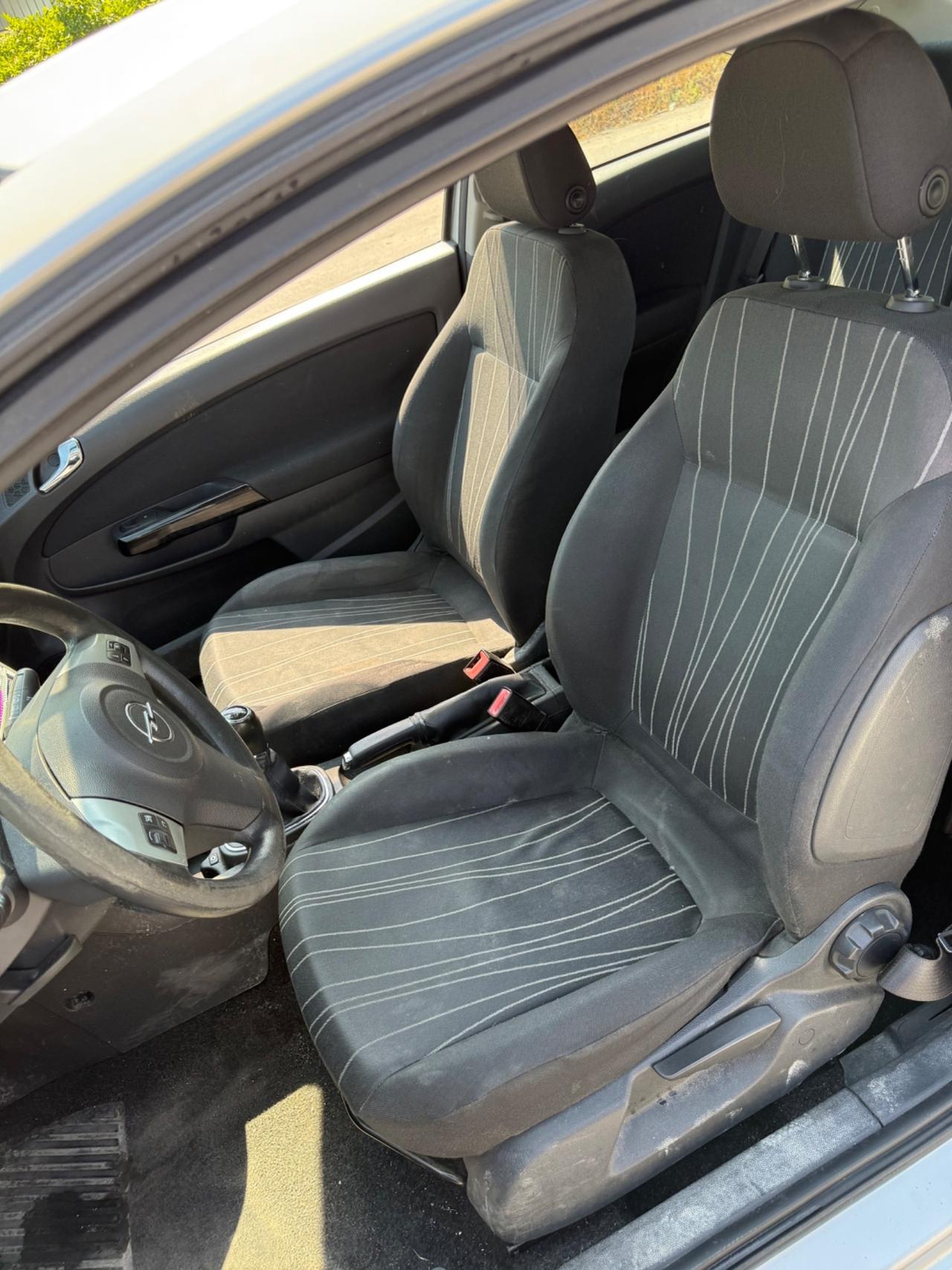 Opel Corsa Diesel 1.3 CDTi 75cv NEOPATENTATI OK