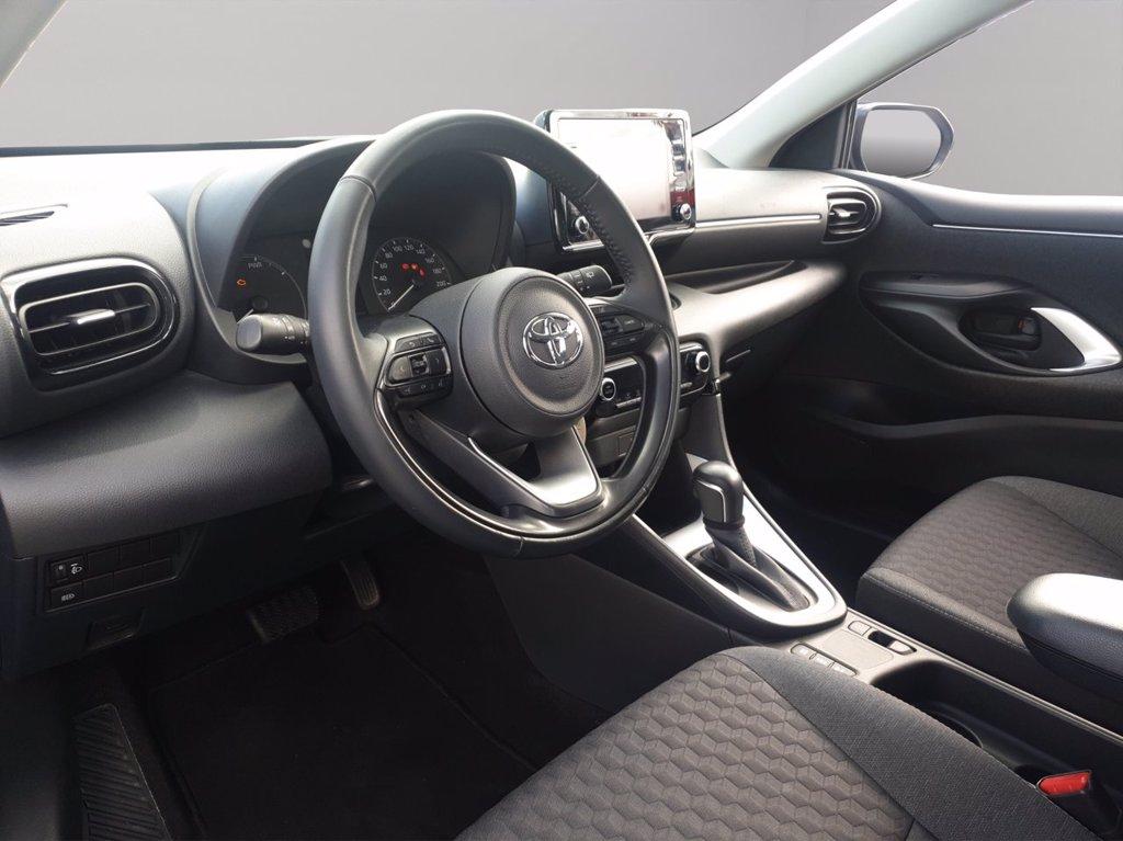TOYOTA Yaris 1.5h active del 2021