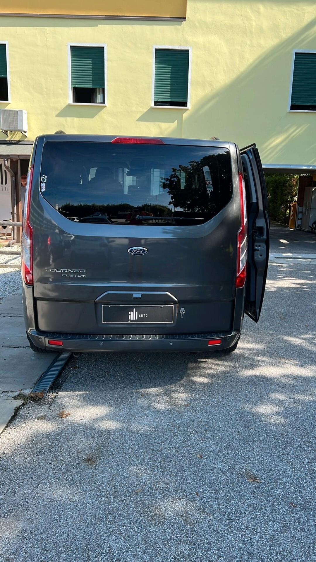 Ford Tourneo Custom 320 2.0 EcoBlue 185CV aut. PC c/sollev. Tit.