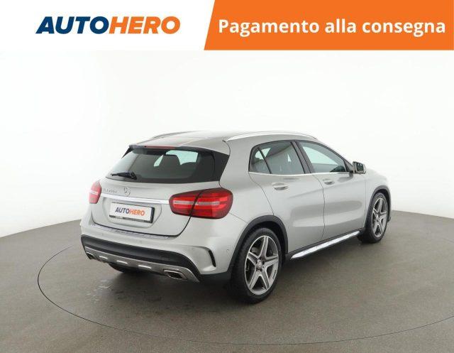 MERCEDES-BENZ GLA 200 d Automatic Premium