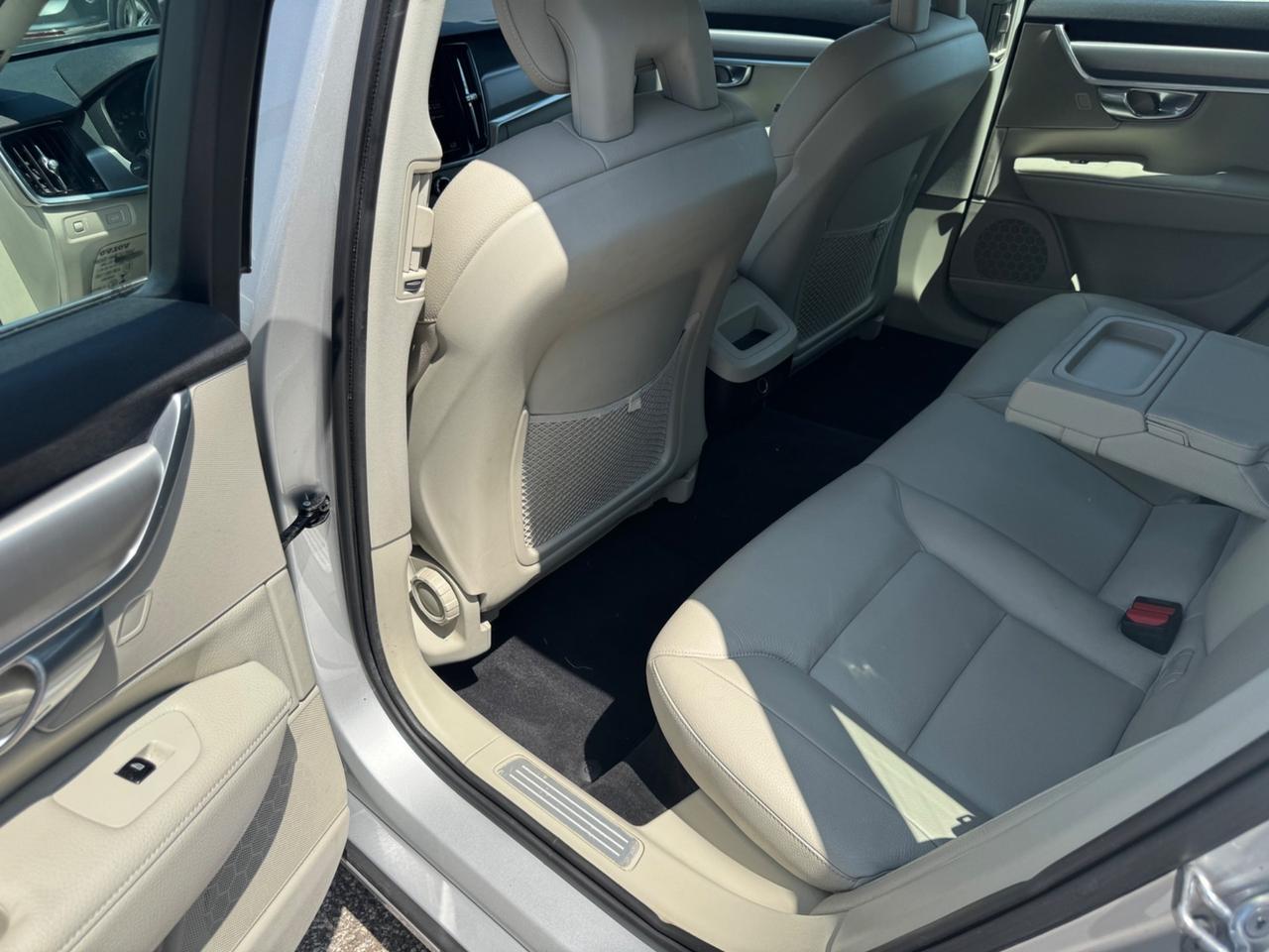 Volvo V90 D4 Geartronic R-design FULL SERVICE VOLVO