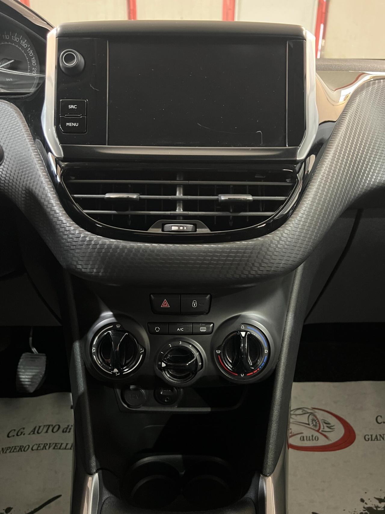 Peugeot 2008 1.6 100 CV - Black Matt - 2018