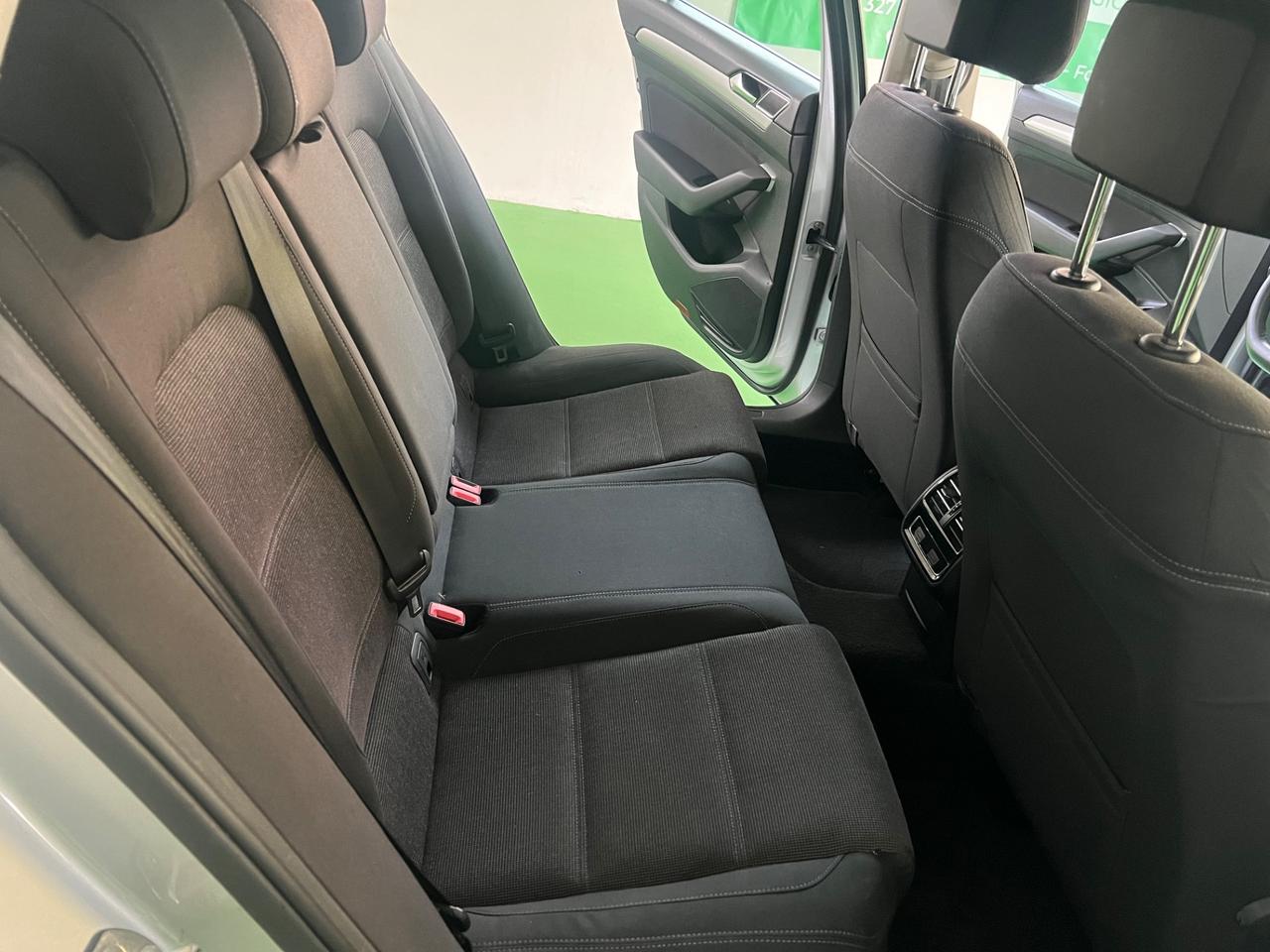 Volkswagen Passat Variant 1.6 TDI DSG Comfortline