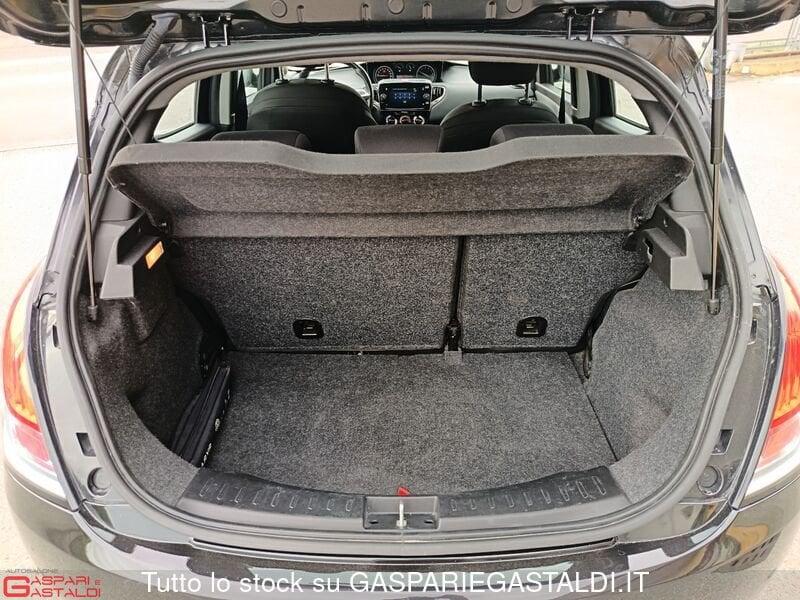 Lancia Ypsilon 1.0 FireFly 5 porte S&S Hybrid Silver