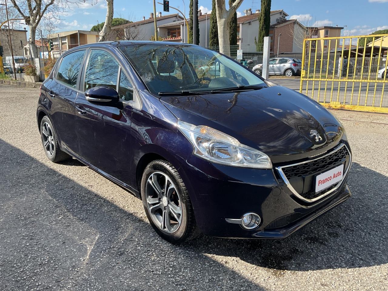 Peugeot 208 1.4 HDi 68 CV 5 porte Allure OK NEOPATENTATI