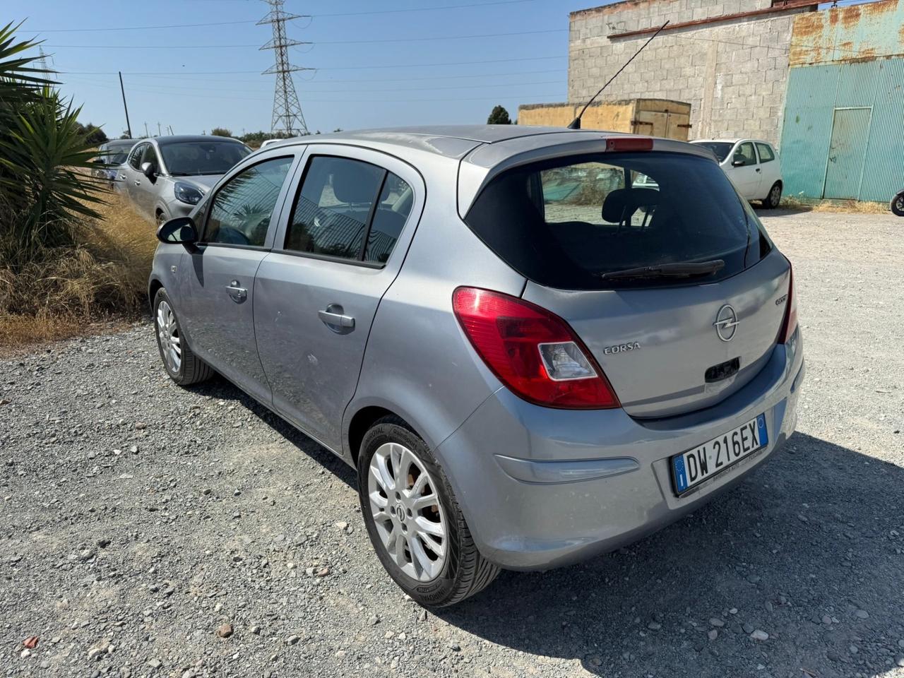 Opel Corsa 1.3 Diesel 75CV-5 porte-Neopatentati