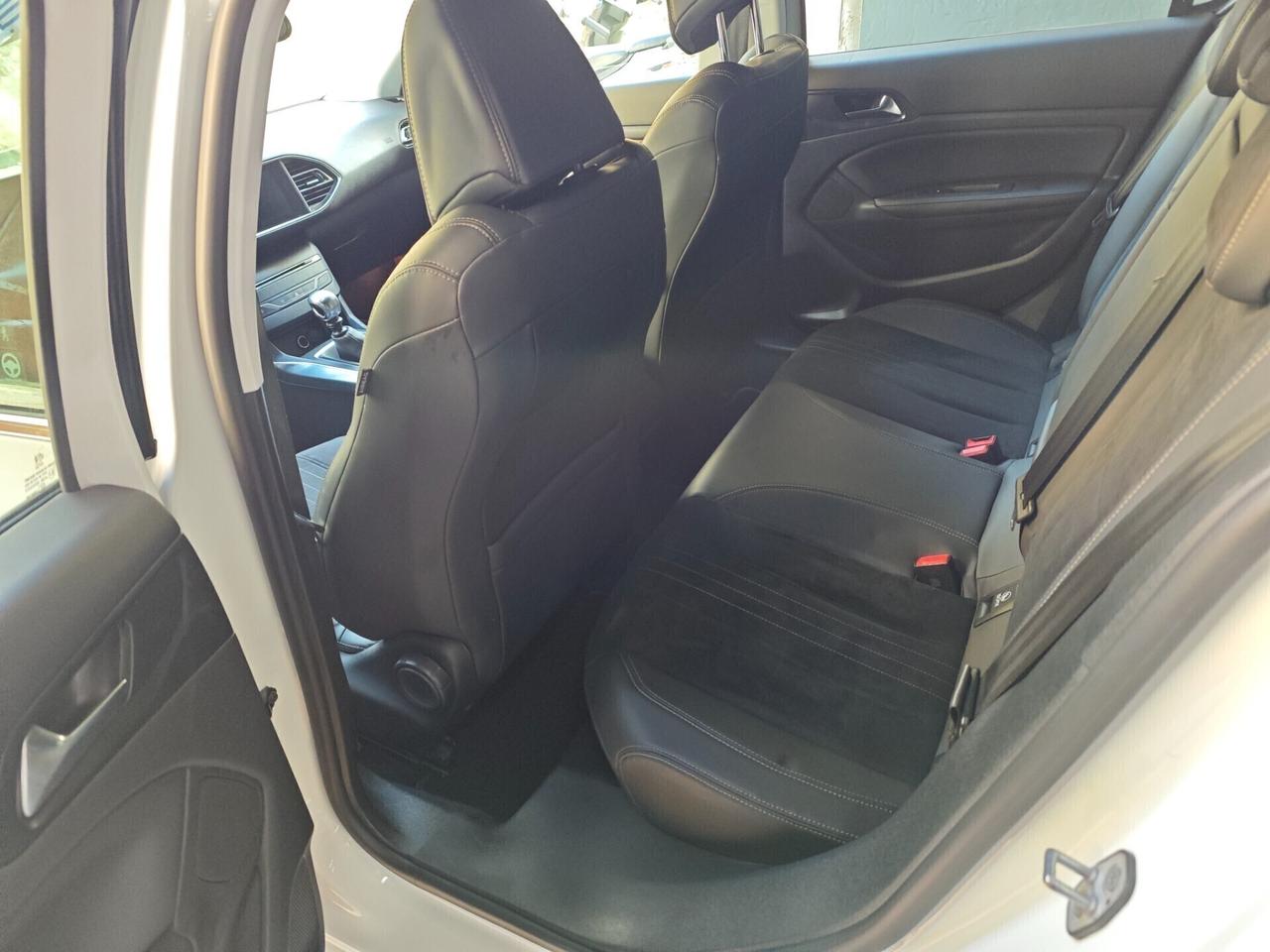 Peugeot 308 BlueHDi 120 S&S Allure