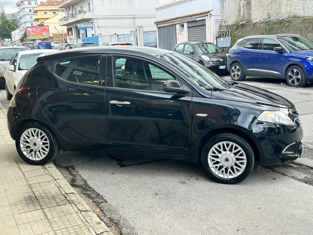 Lancia Ypsilon 1.3 MJT 16V 95 CV 5 porte S&S Silver