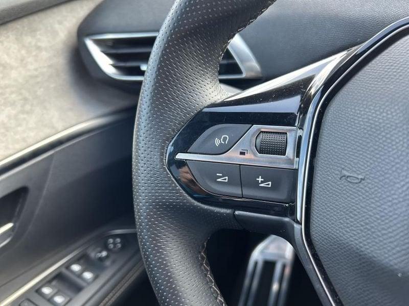 Peugeot 3008 PureTech Turbo 130 GT 18.500 KM!!