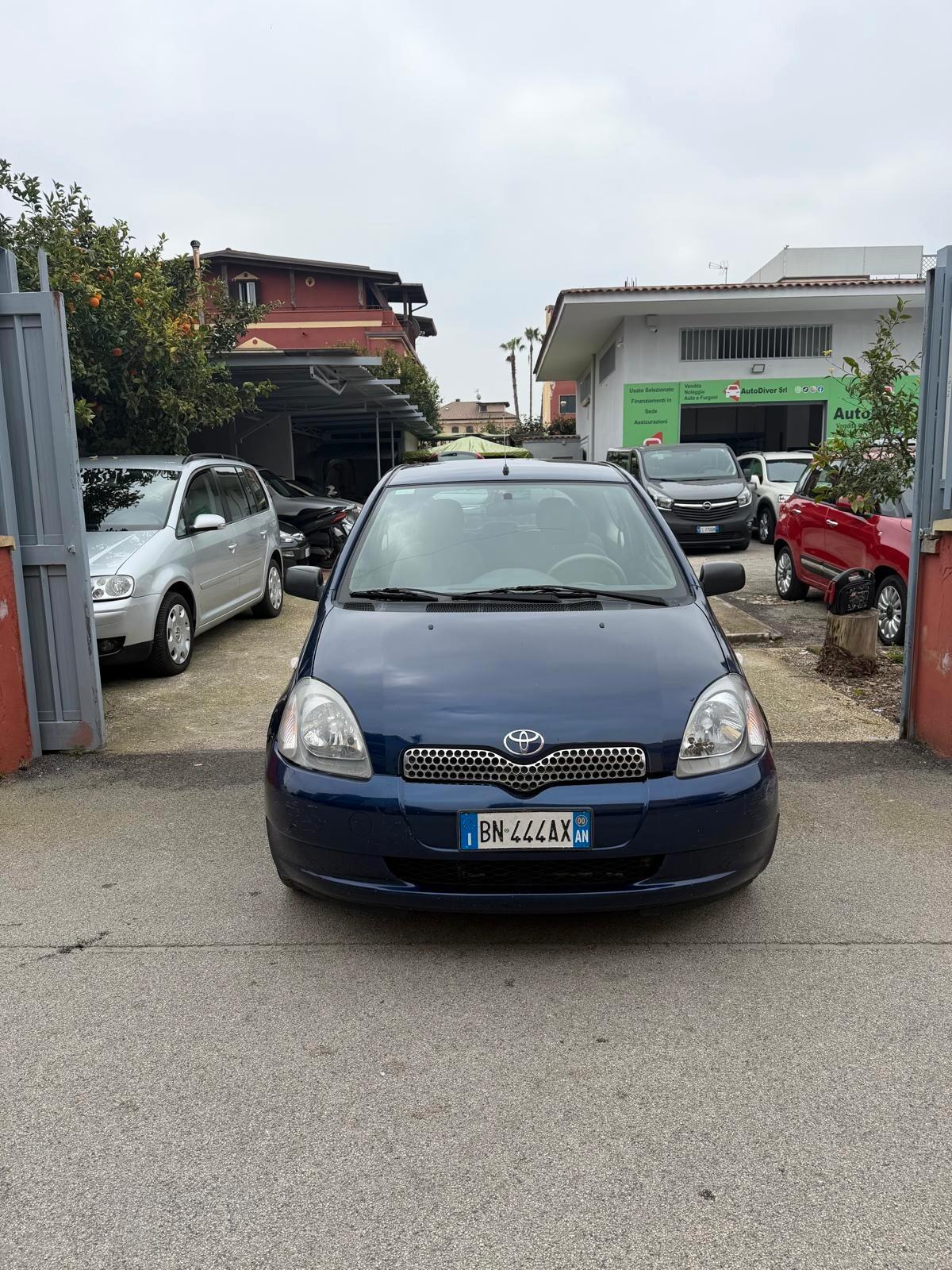 Toyota Yaris 1.0i 16V cat 3 porte Sol