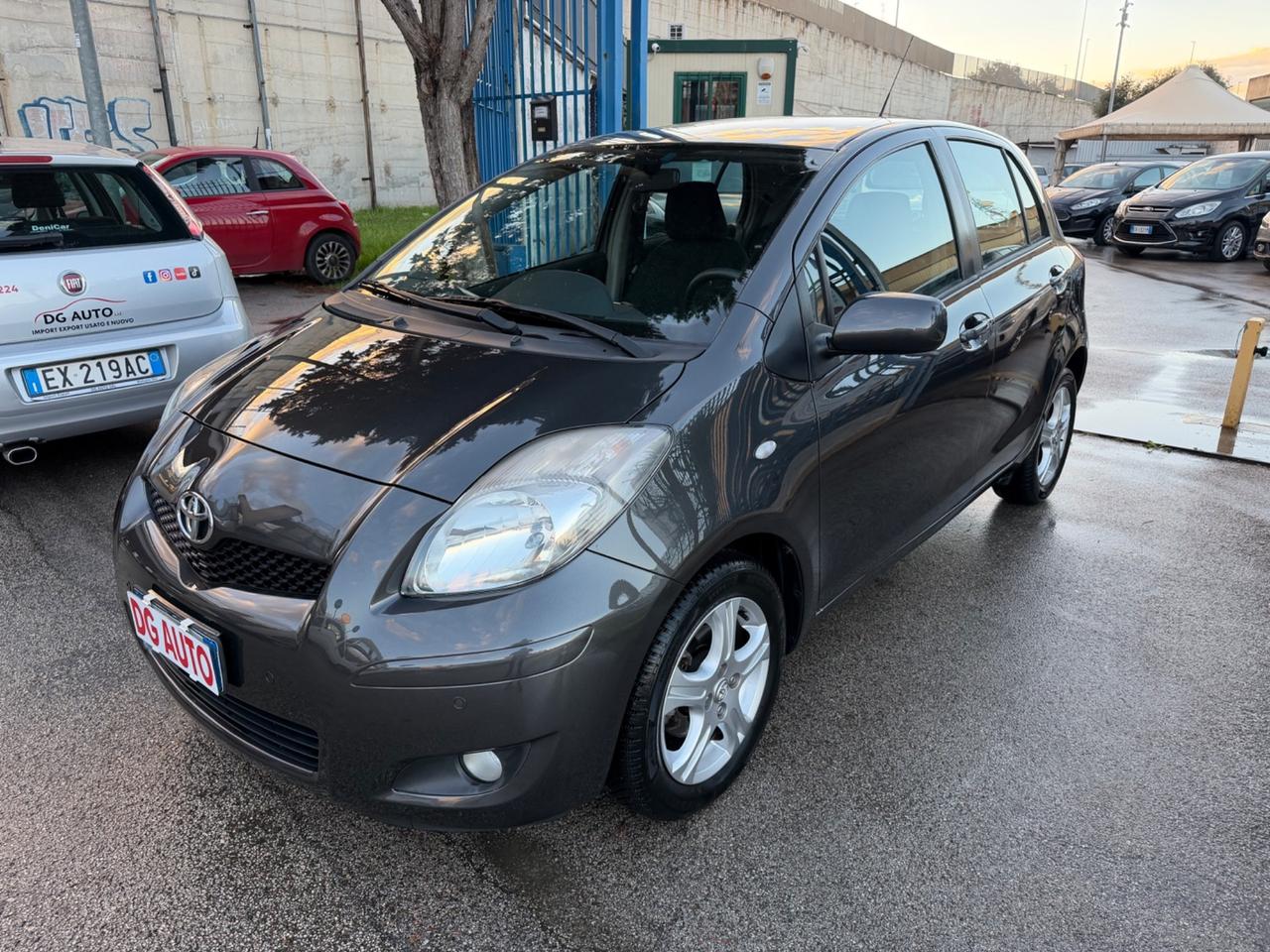 Toyota Yaris 1.4 D-4D 90 cv 2011 Automatica