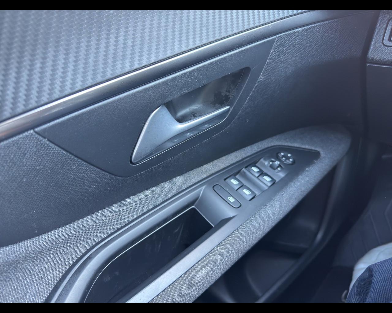PEUGEOT 3008 2ª serie - 3008 BlueHDi 130 S&S EAT8 Business