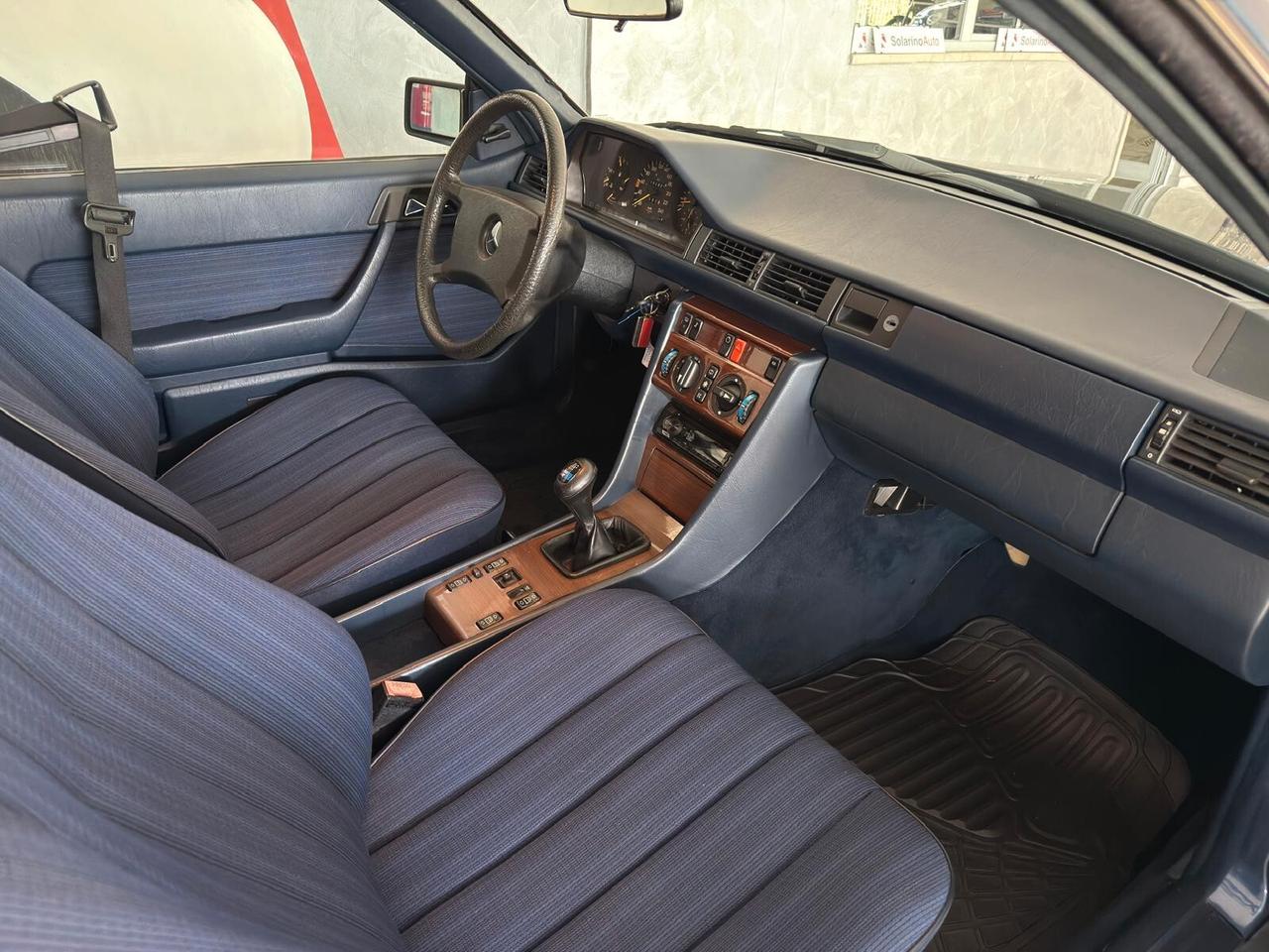 Mercedes E 300 CE Coupe