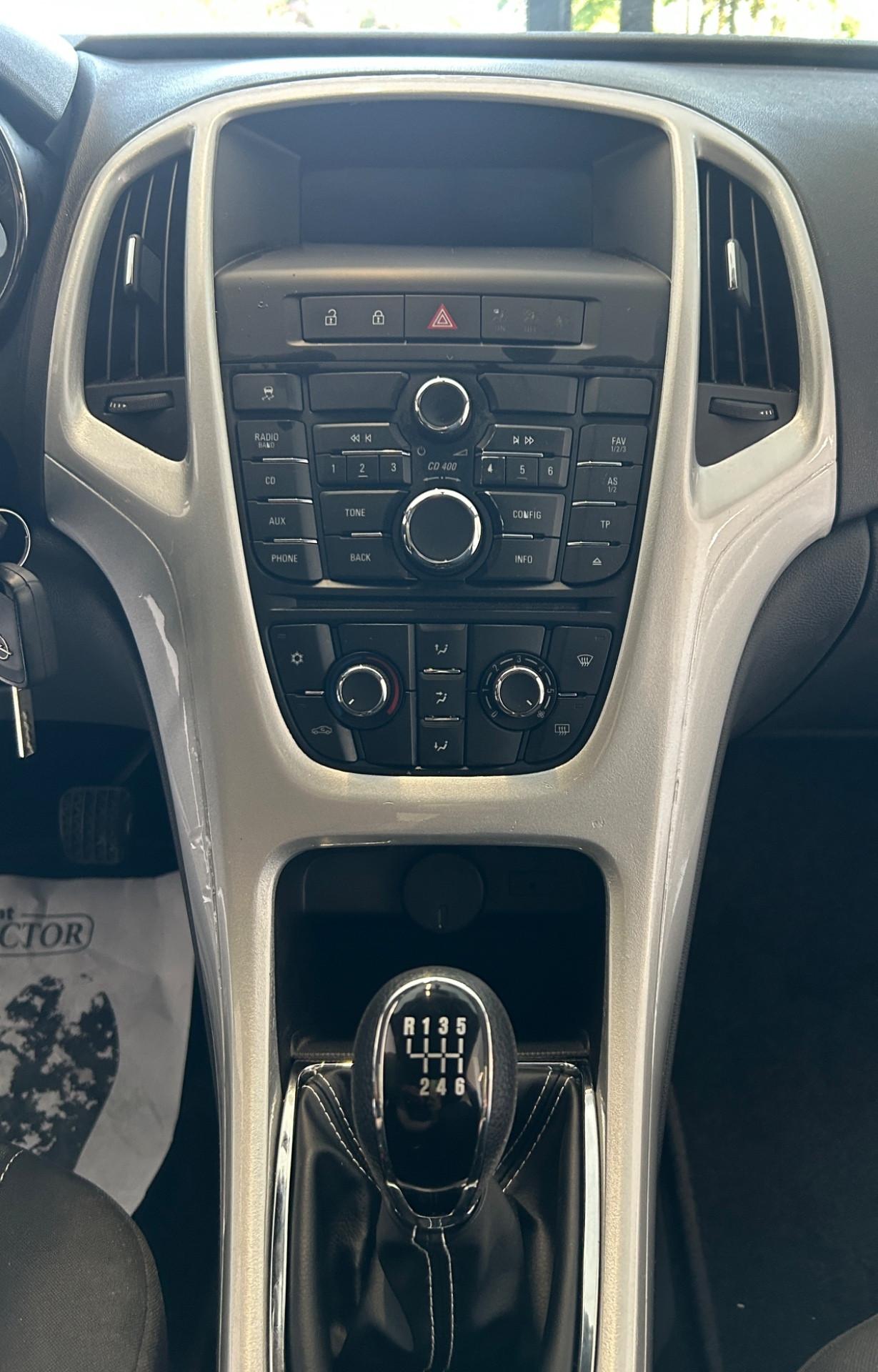 Opel Astra 1.7 CDTI 81KW 2012