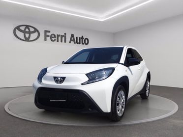 TOYOTA Aygo x 1.0 active 72cv del 2025
