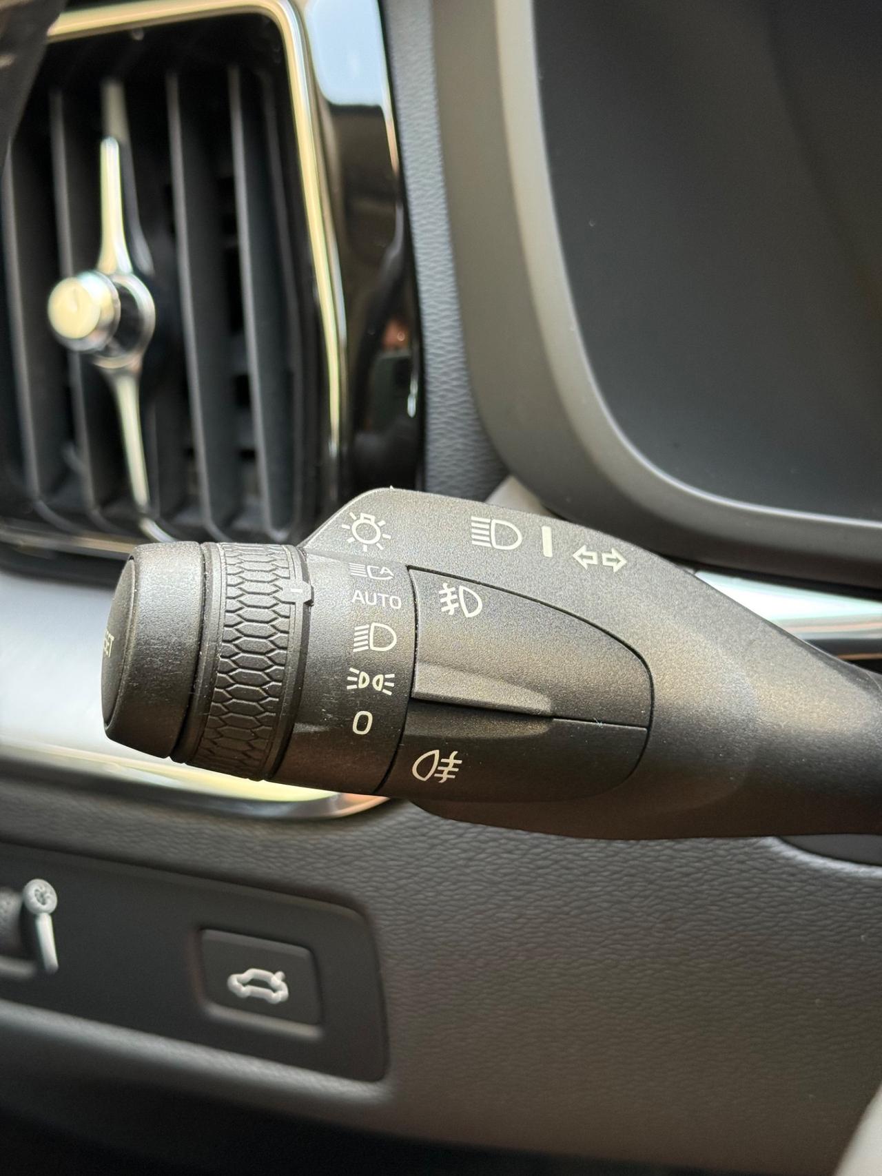 Volvo XC60 2.0 B4 197CV Momentum Geartronic