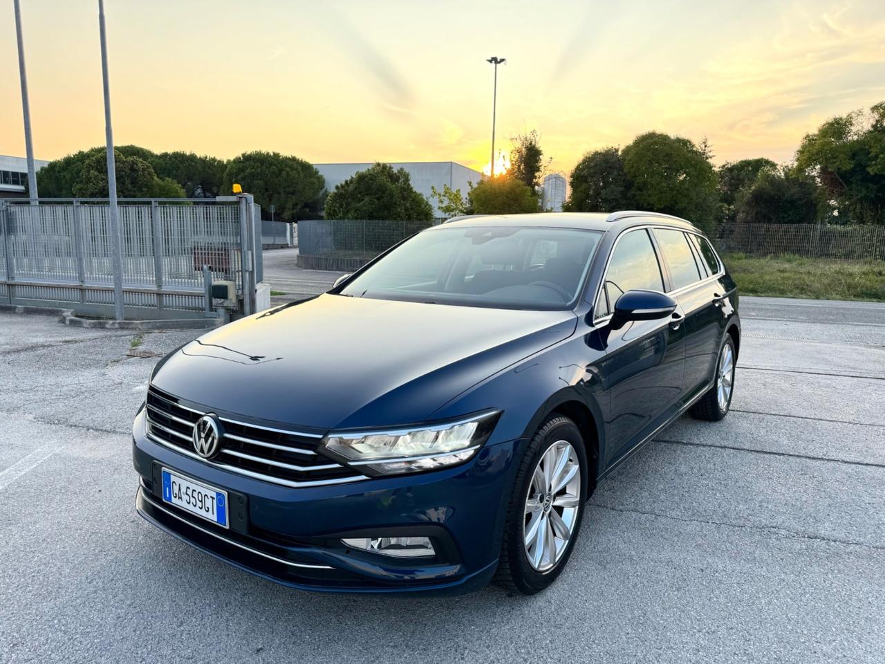 VOLKSWAGEN PASSAT 1.6 Tdi EVO Dsg - Led Navi