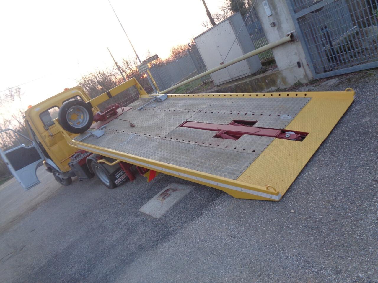 carroattrezzi scarrabile isoli radiocomando leggi