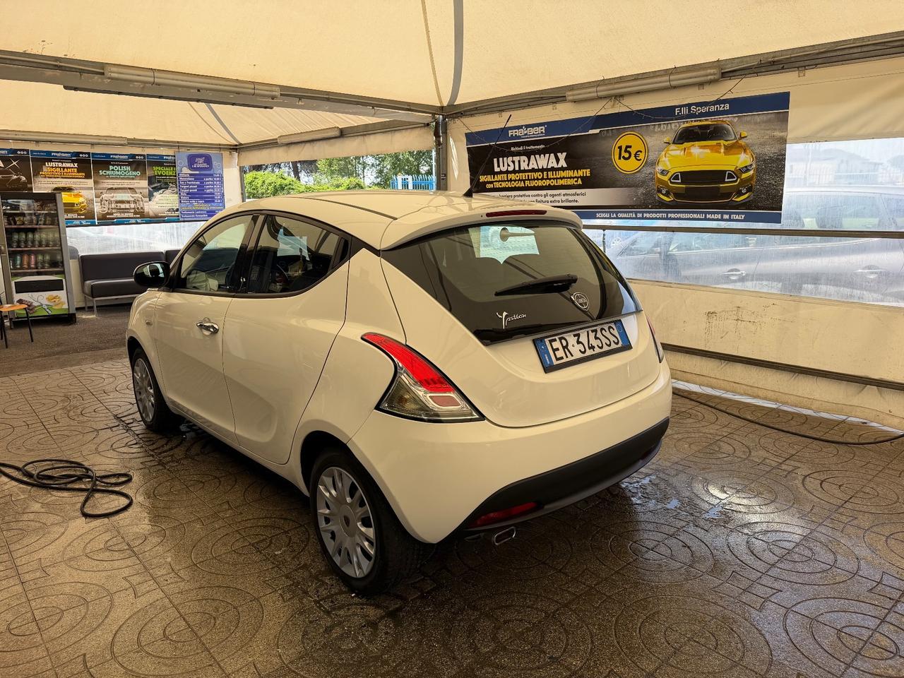Lancia Ypsilon 1.2 69 CV Unyca