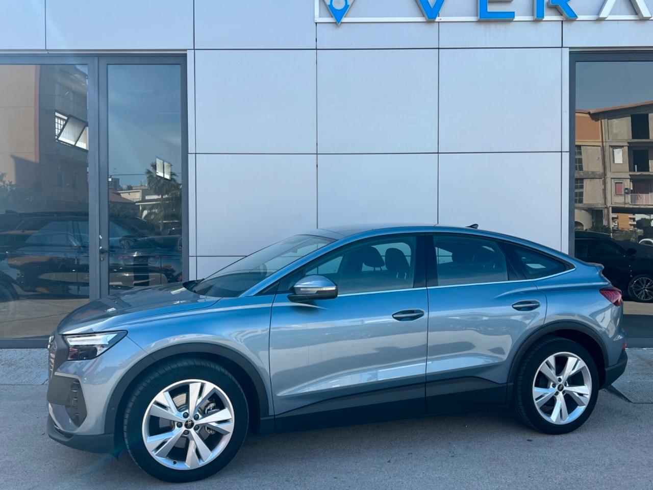 Audi Q4 e-tron SPB e-tron 35 possibilità noleggio no scoring