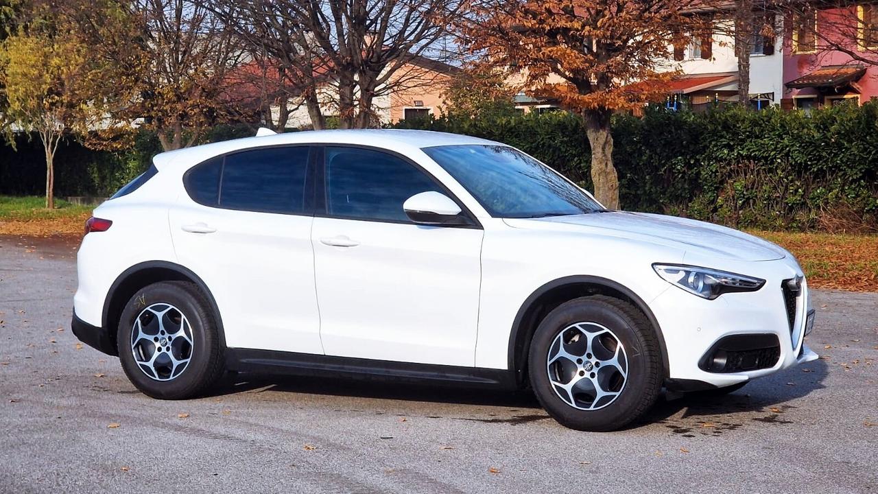 Alfa Romeo Stelvio 2.2 Turbodiesel 190 CV AT8 Q4 Super