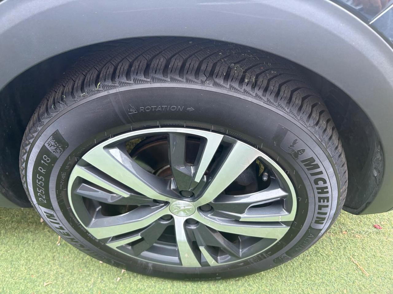 Peugeot 3008 BlueHDi 130 S&S EAT8 Allure