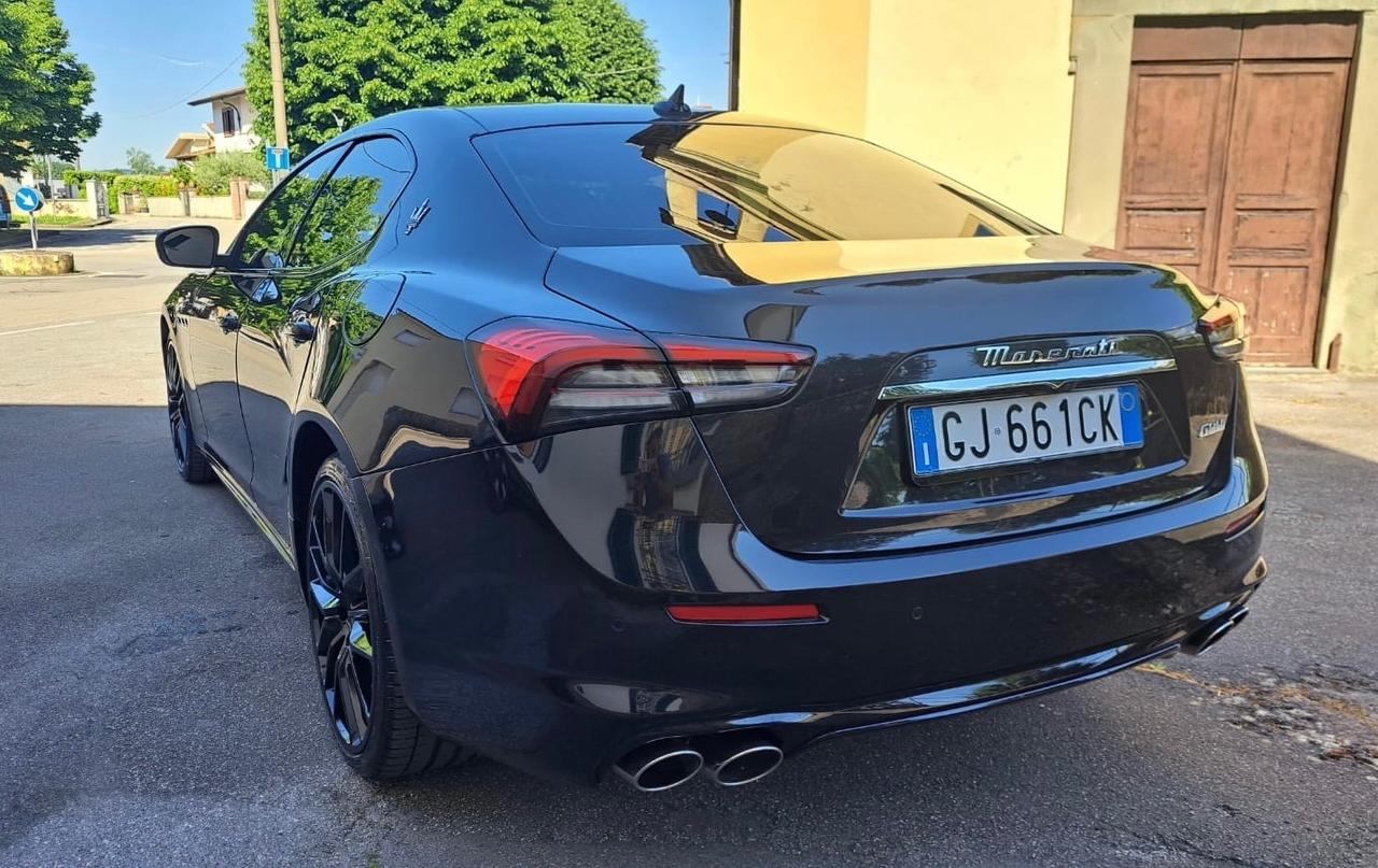 Maserati Ghibli 330 CV MHEV GT