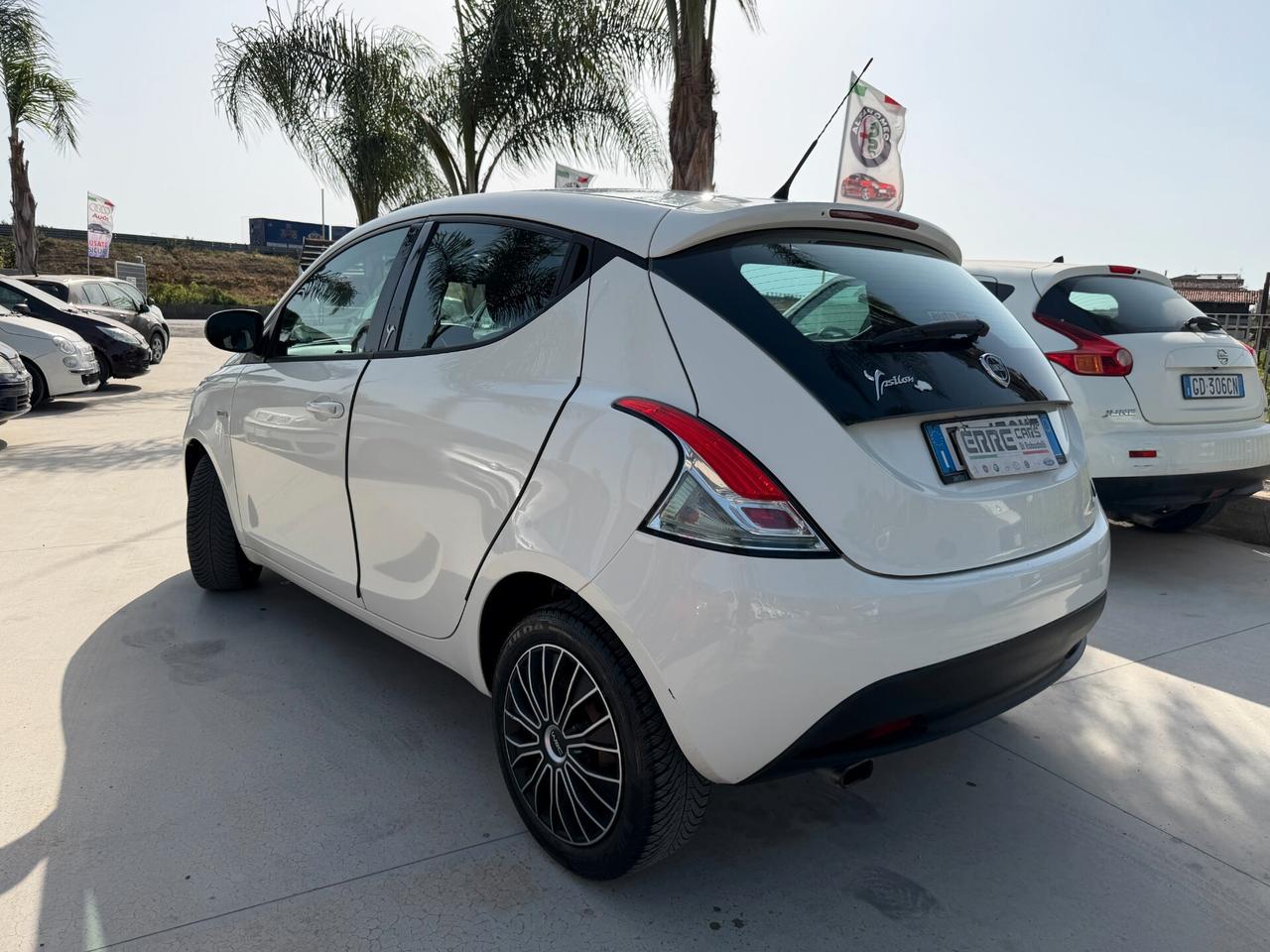 LANCIA YPSILON 2015 1.2 BENZINA 69 CV