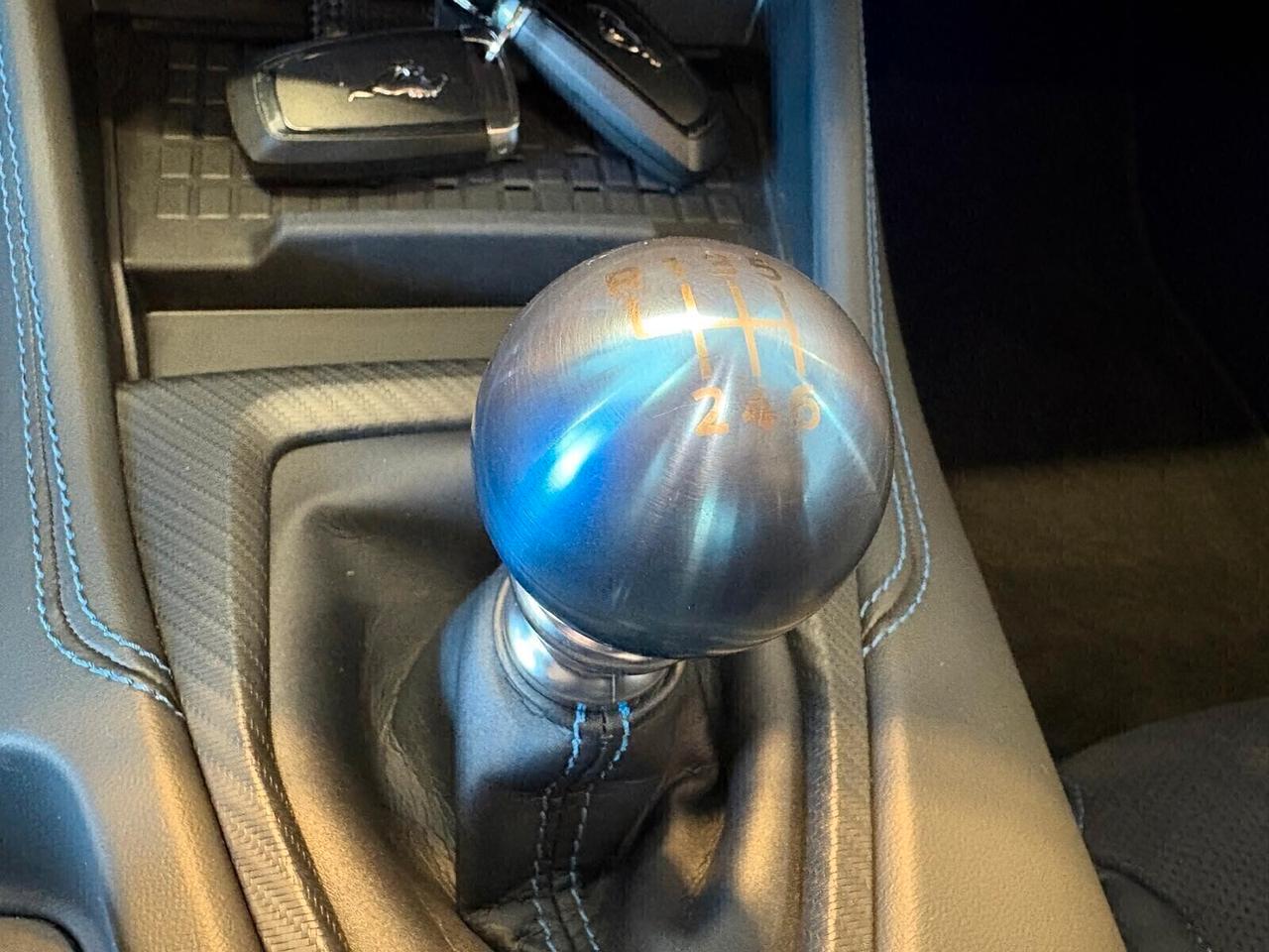 Ford Mustang Fastback DARK HORSE 5.0 V8 453 CV 6mt