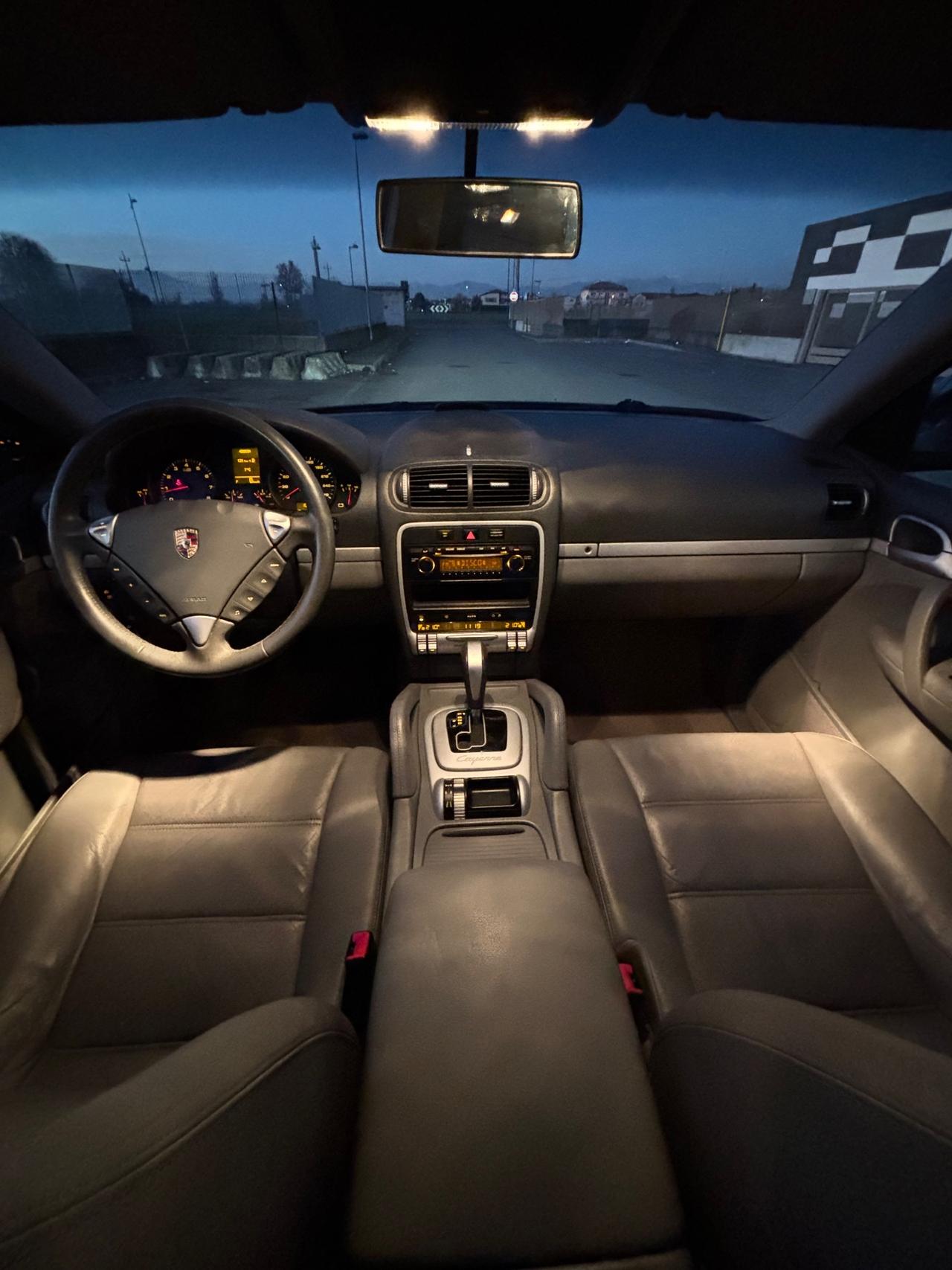 Porsche Cayenne 3.2 V6 SOLO 100 MILA KM