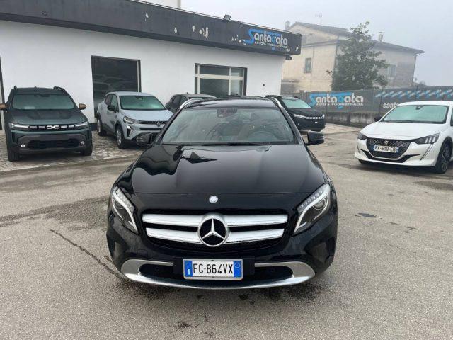 MERCEDES-BENZ GLA 200 d Premium