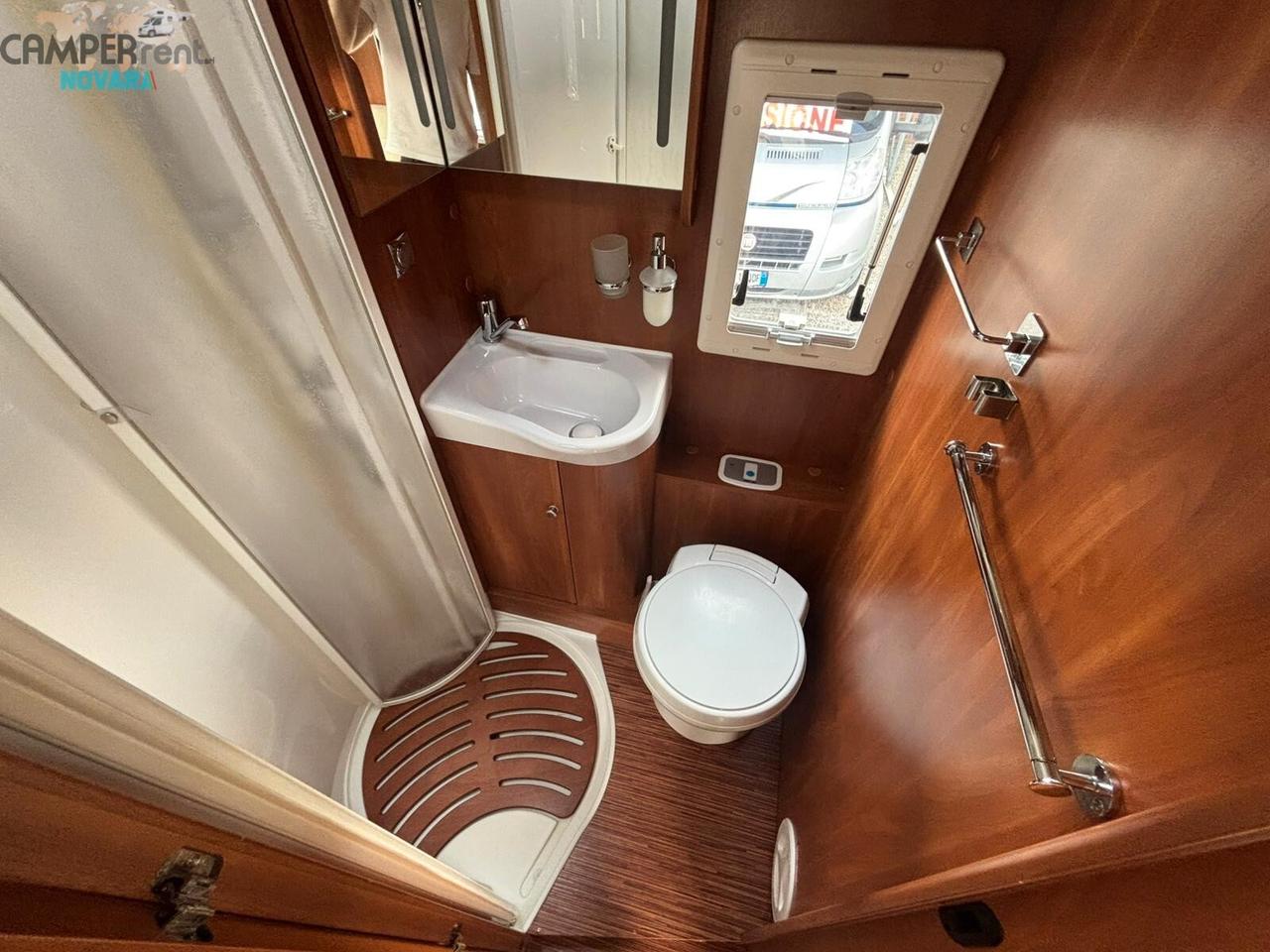 LAIKA ECOVIP 305 TOSCANA EDITION - SEMINTEGRALE COMPATTO 59