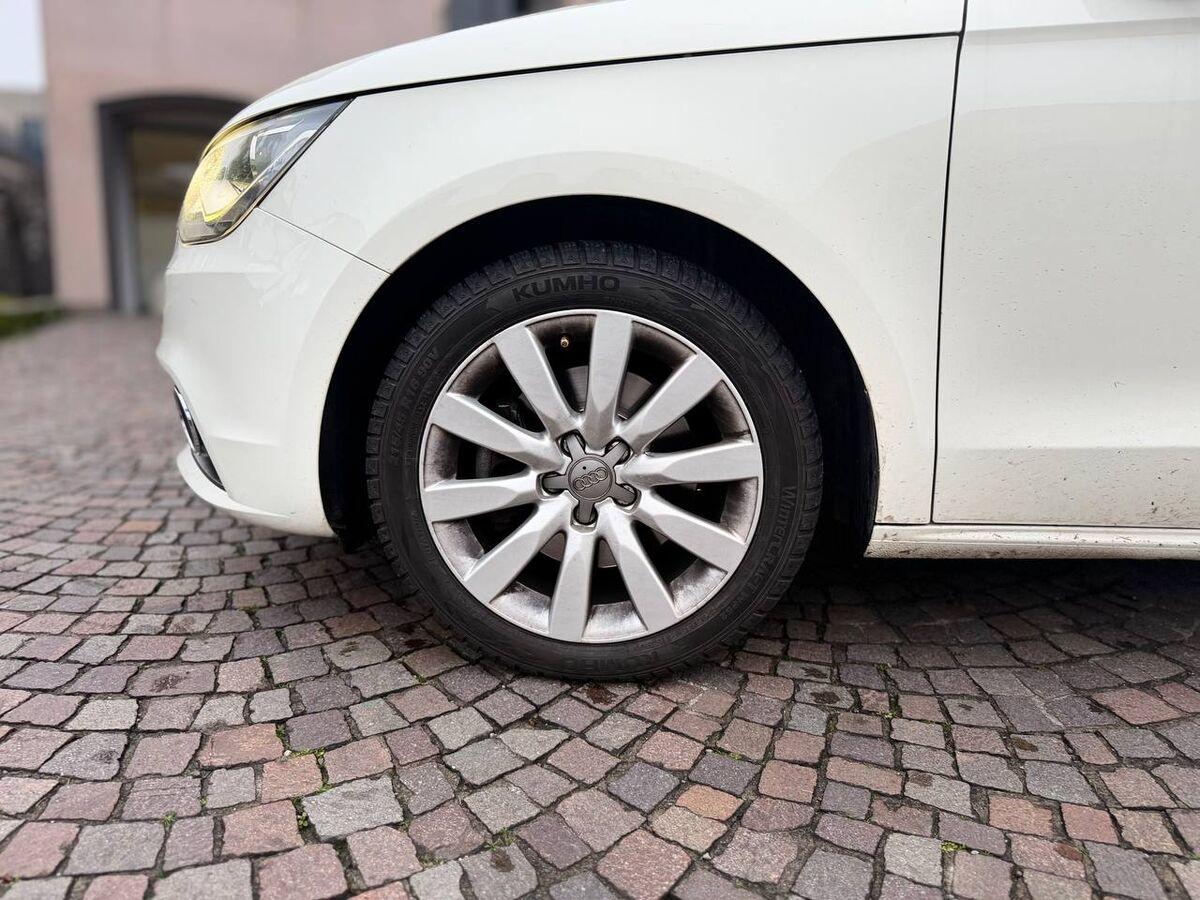 Audi A1 1.6 tdi Ambition 105cv