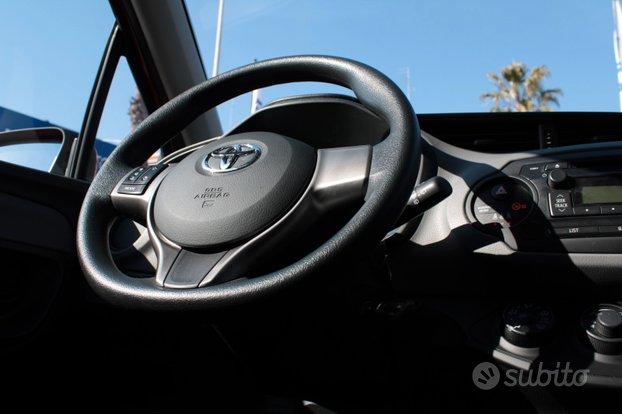 Toyota Yaris 1.0 5p. 69cv x neopatentati active