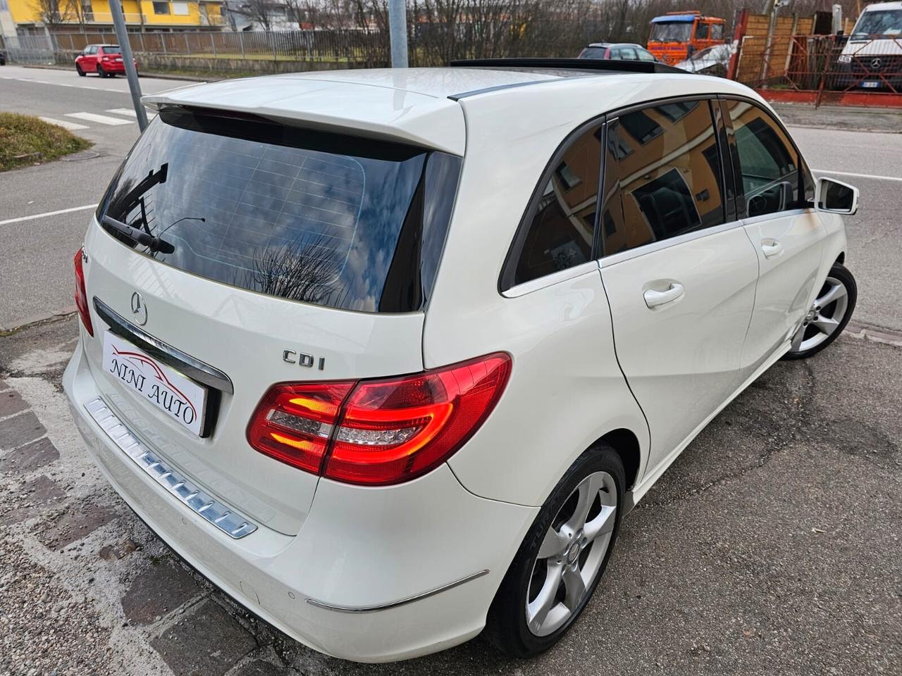 Mercedes-benz B 200 CDI 136cv Premium*Pelle*Navi*Tetto*Pdc*17