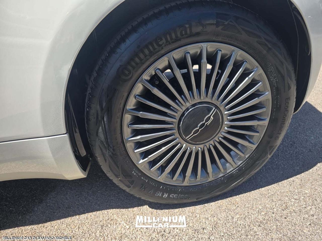 Fiat 500 500e Berlina 42 kWh La Prima