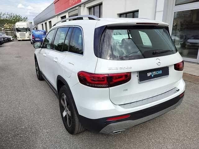 Mercedes-Benz GLB 200