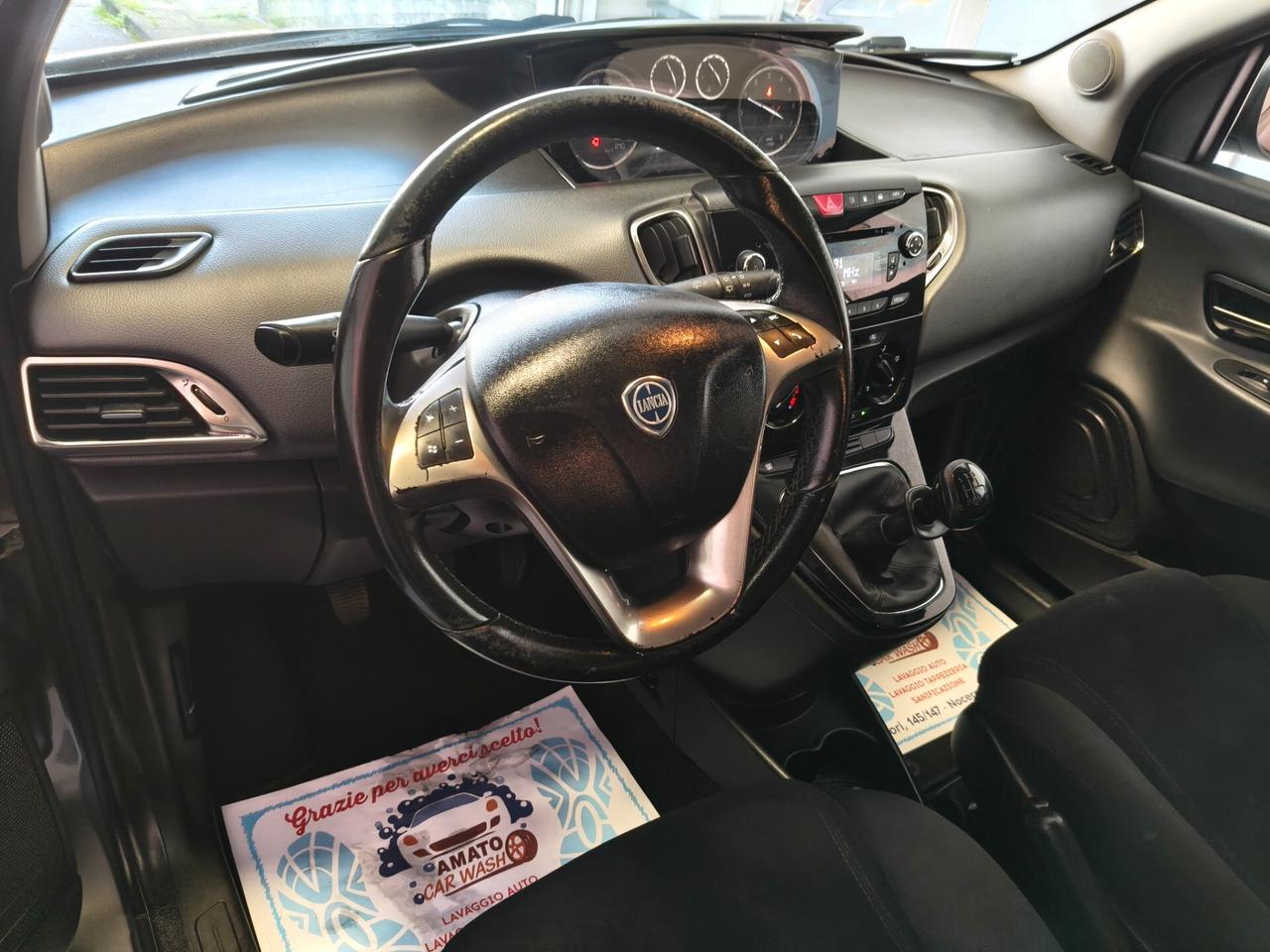 Lancia Ypsilon 5 porte Metano Ecochic Gold