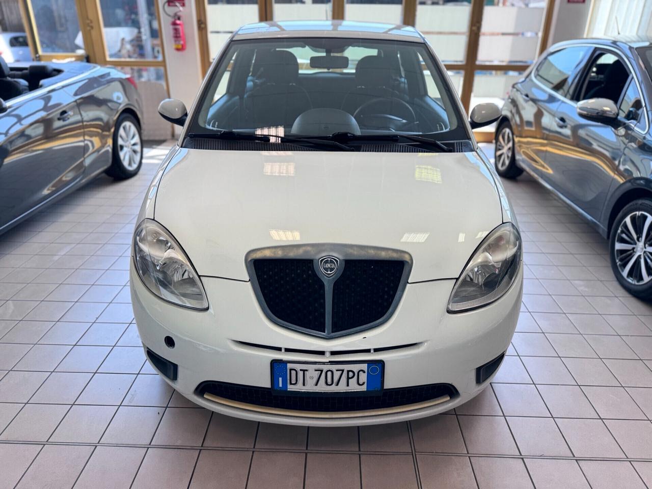 Lancia Ypsilon 1.2 Argento